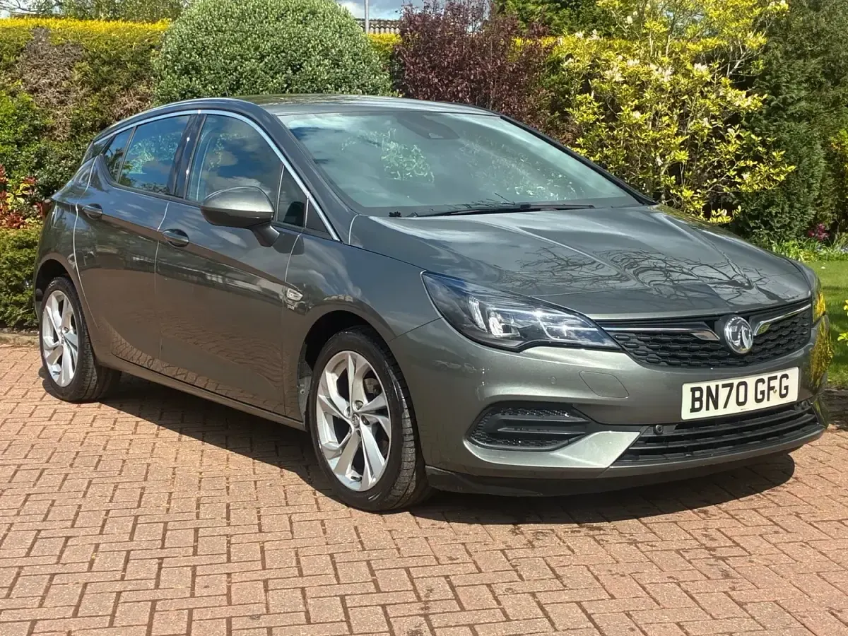 Usado Vauxhall Astra SRi 2020 Cinzento Citadino
