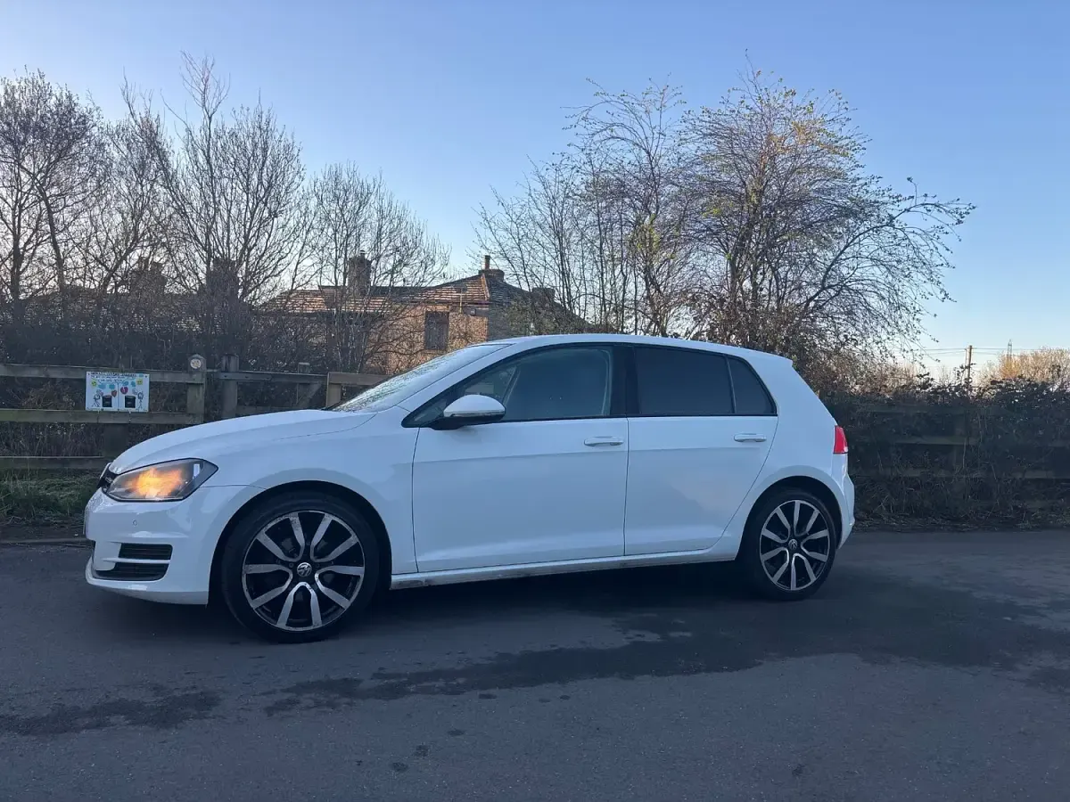 Used VW Golf VII SE 2013 White Hatchback