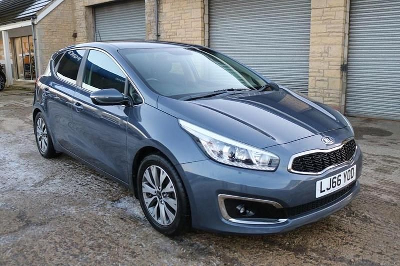Used Kia Ceed 2016 Blue Hatchback
