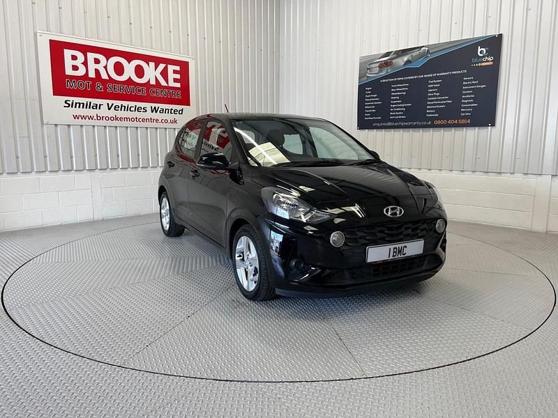 Used Hyundai i10 SE 67 HP (49 kW) 2021 Black Hatchback