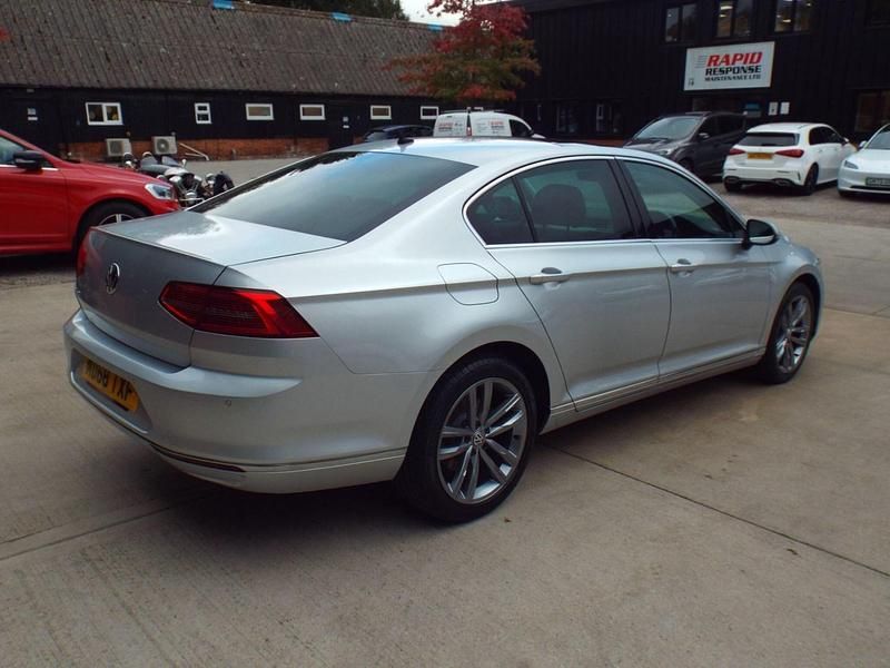 Used VW Passat GT 150 HP (110 kW) 2019 Silver Sedan