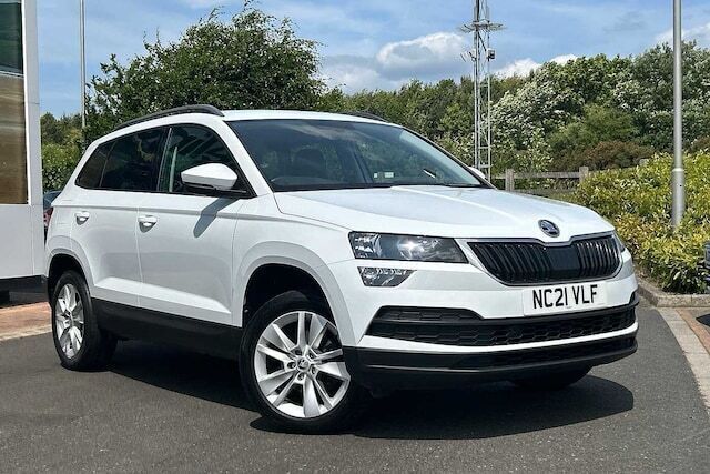 Moon white metallic Used 2021 Skoda Karoq SE Drive SUV | £13,995 - Image 1/3