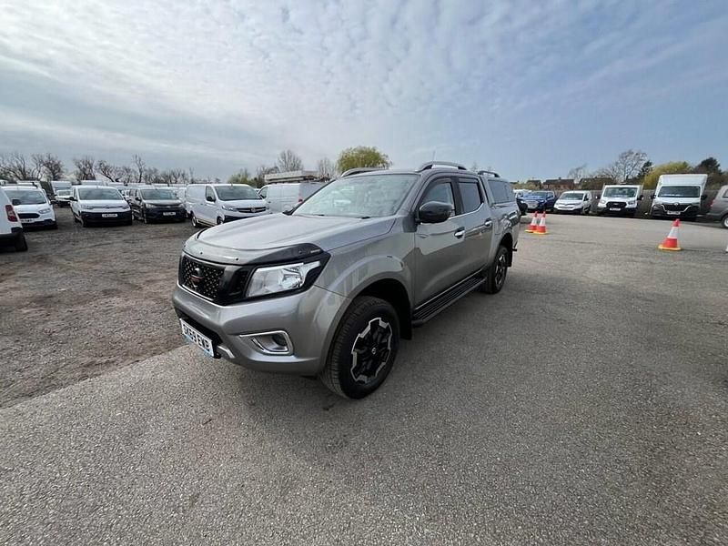 Used Nissan Navara N-Connecta 190 HP (139 kW) 2019 Grey Pickup