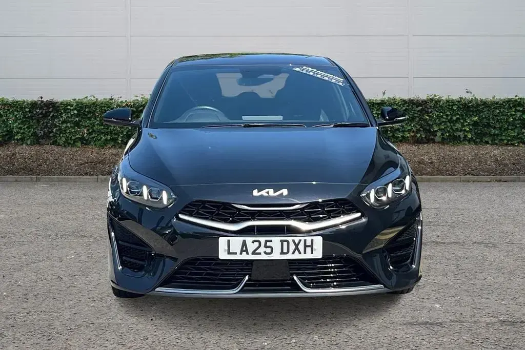 Used Kia Ceed GT-Line 138 HP (101 kW) 2025 Black Hatchback