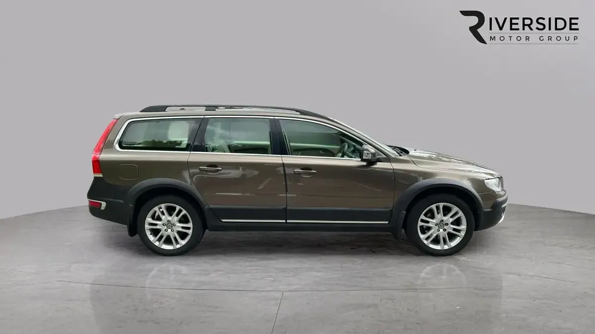 Used Volvo XC70 SE Lux 181 HP (133 kW) 2014 Bronze Estate