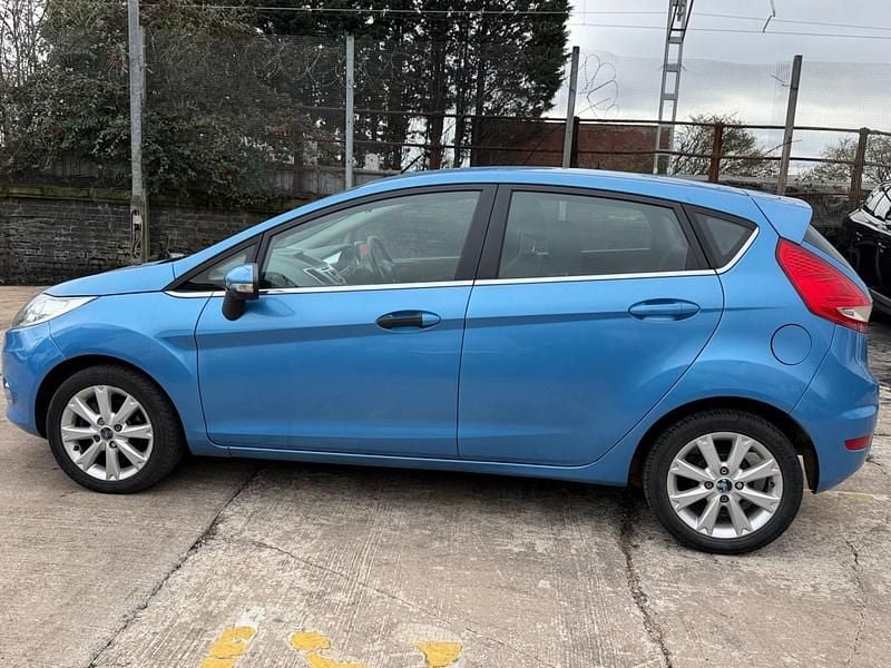 Used Ford Fiesta Zetec 2009 Blue Hatchback