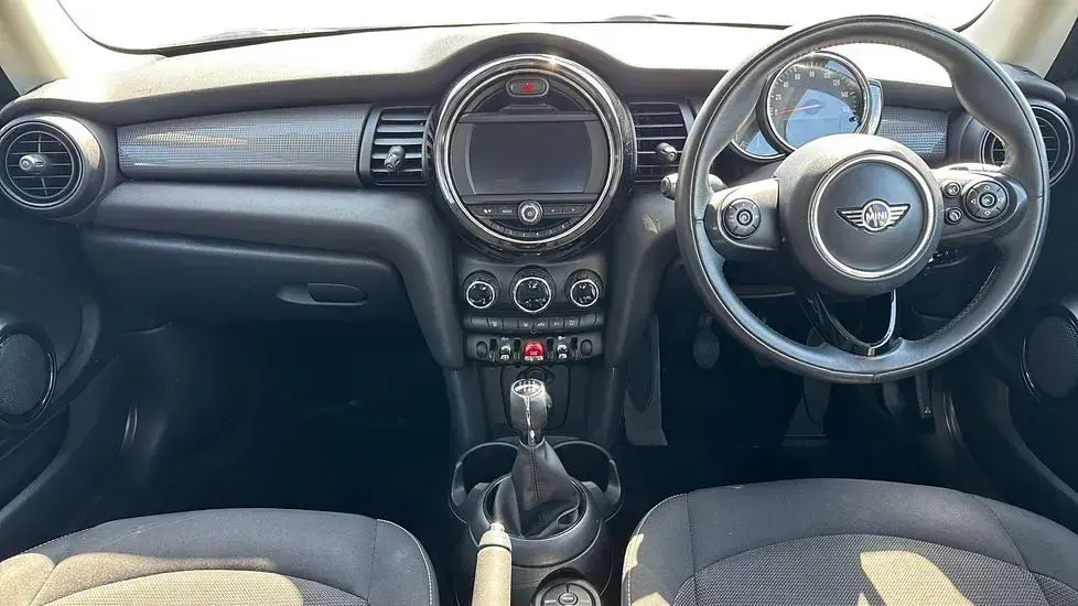 Used Mini Cooper Hatch 136 HP (100 kW) 2018 Blue Hatchback