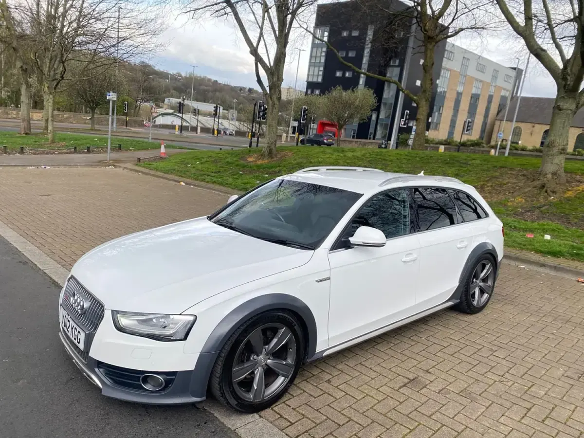 Usado Audi A4 Allroad 245 HP (180 kW) 2012 Branco Carrinha