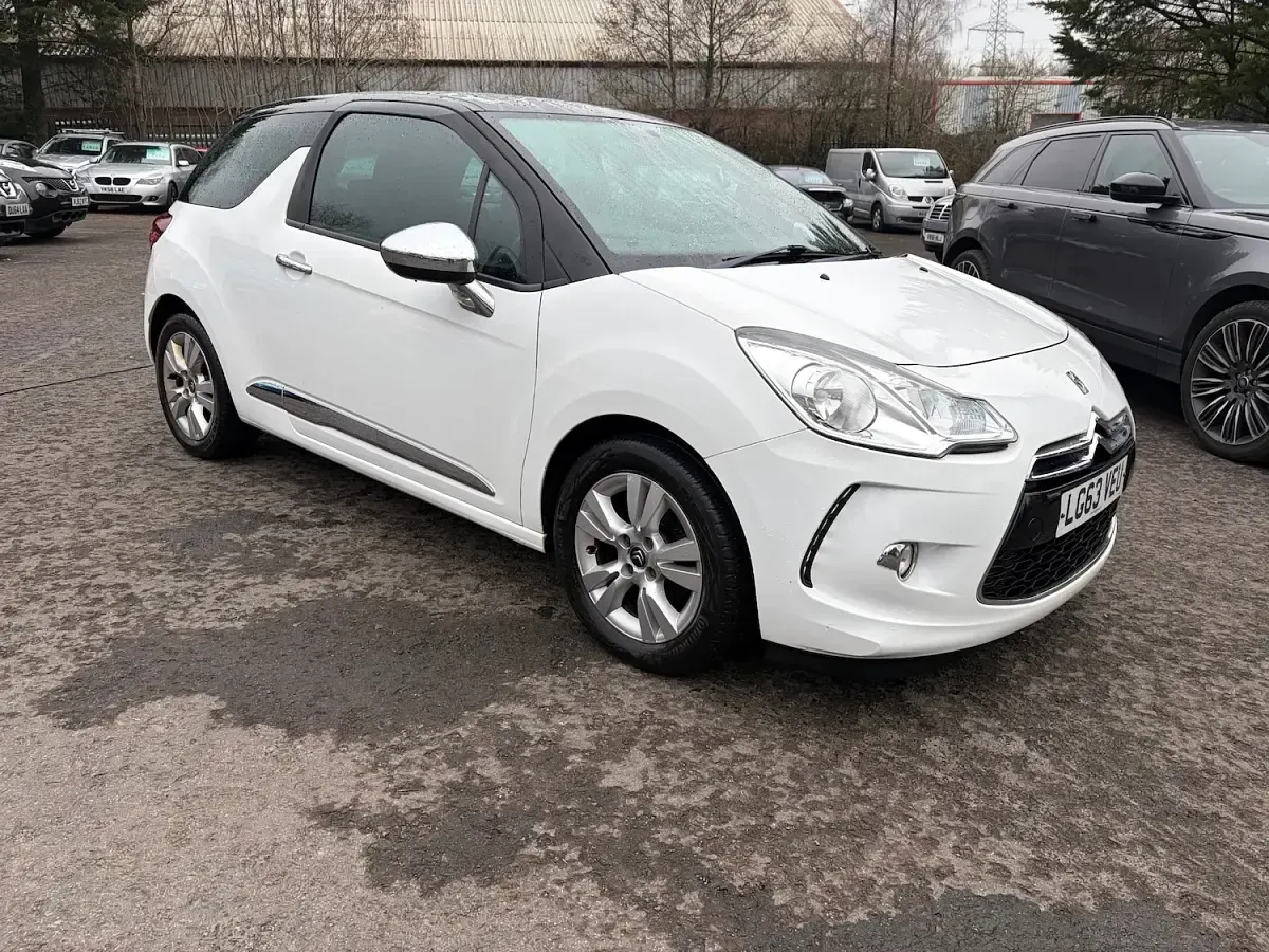 Used Citroën DS3 90 HP (66 kW) 2013 White Hatchback