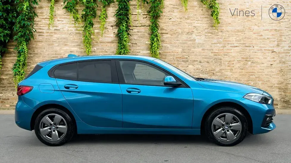 Used BMW 118 Comfort Edition 136 HP (100 kW) 2024 Blue Hatchback