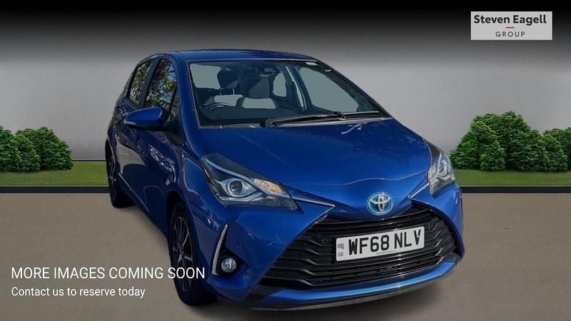 Blue Used 2018 Toyota Yaris Hybrid Hatchback | £10,695 (Fair price) - Image 1/4