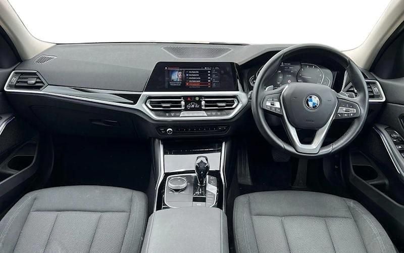 Used BMW 320 Comfort Edition 184 HP (135 kW) 2021 White Sedan