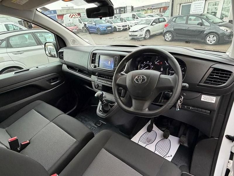 Used Toyota Proace 120 HP (88 kW) 2023 White MPV