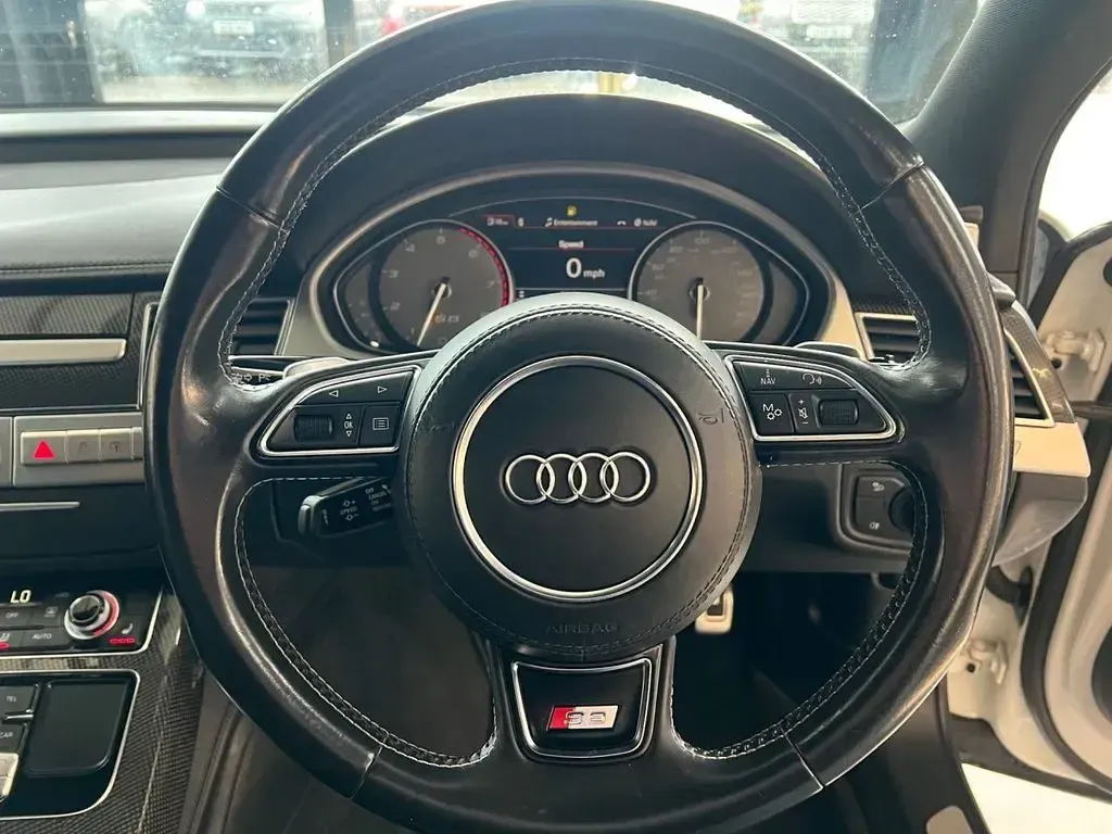 Used Audi S8 Advanced 520 HP (382 kW) 2016 White Sedan