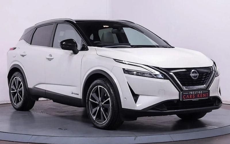 White Used 2022 Nissan Qashqai Tekna SUV | £22,979 (Fair price) - Image 1/4