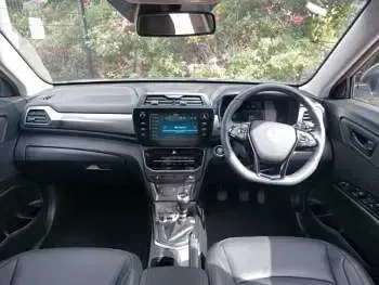New KGM Tivoli 2025 Silver SUV