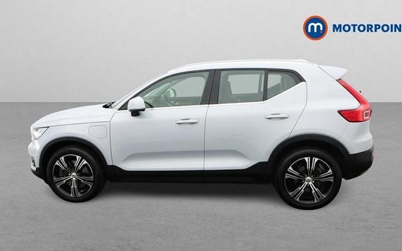 Used Volvo XC40 Inscription 211 HP (155 kW) 2021 Silver SUV