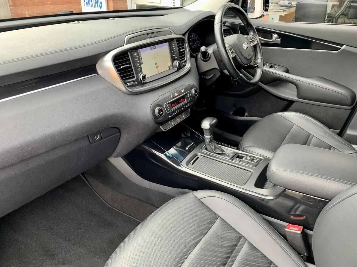 Used Kia Sorento 200 HP (147 kW) 2019 Grey SUV
