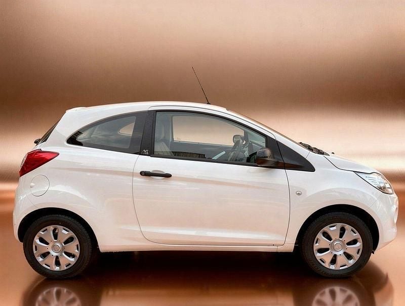 Used Ford Ka Studio 69 HP (50 kW) 2014 White Hatchback