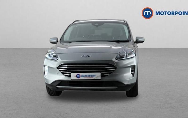 Usado Ford Kuga Titanium 150 HP (110 kW) 2023 Prateado SUV