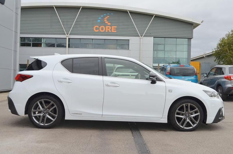 Used Lexus CT200h Sport Line 2018 White Hatchback