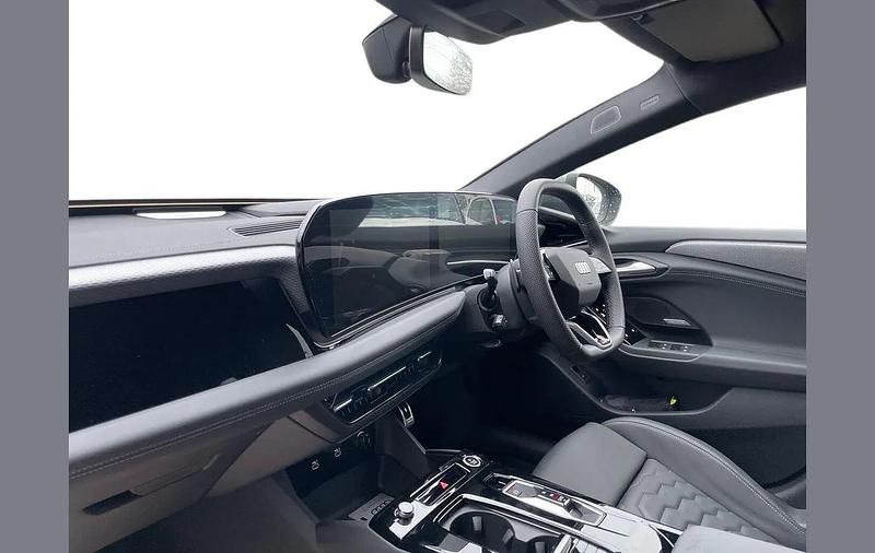 New Audi e-tron S-Line 314 kW (428 HP) 2025 Grey SUV