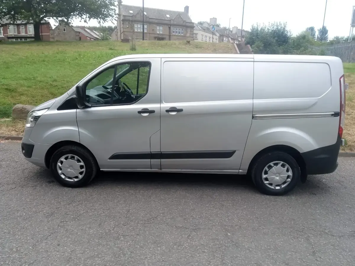Used Ford Transit Custom Trend 105 HP (77 kW) 2017 Silver Van