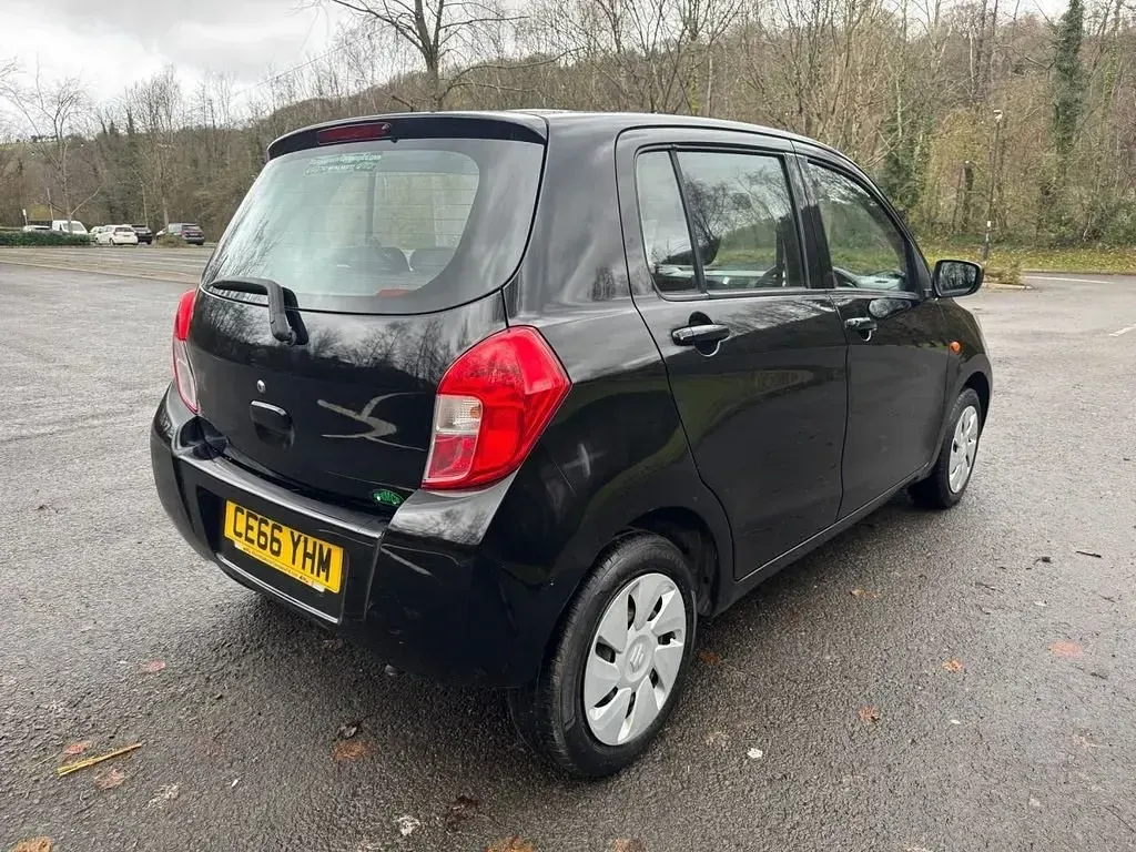 Usado Suzuki Celerio 68 HP (50 kW) 2016 Preto Citadino