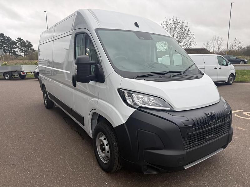 Nouă Peugeot Boxer 138 CP (101 kW) 2026 Alb Van