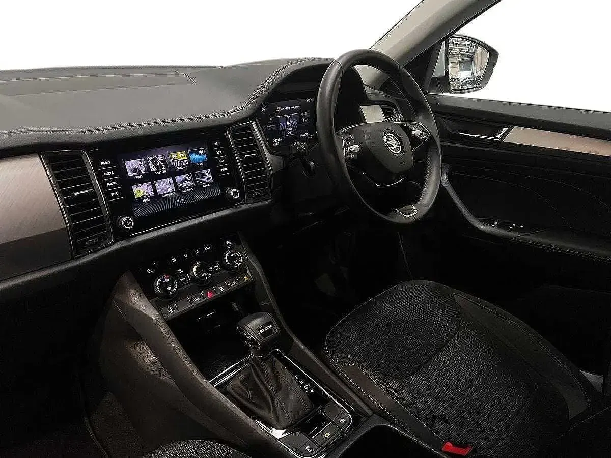 Used Skoda Kodiaq SE Drive 110 HP (80 kW) 2023 Moon white metallic SUV