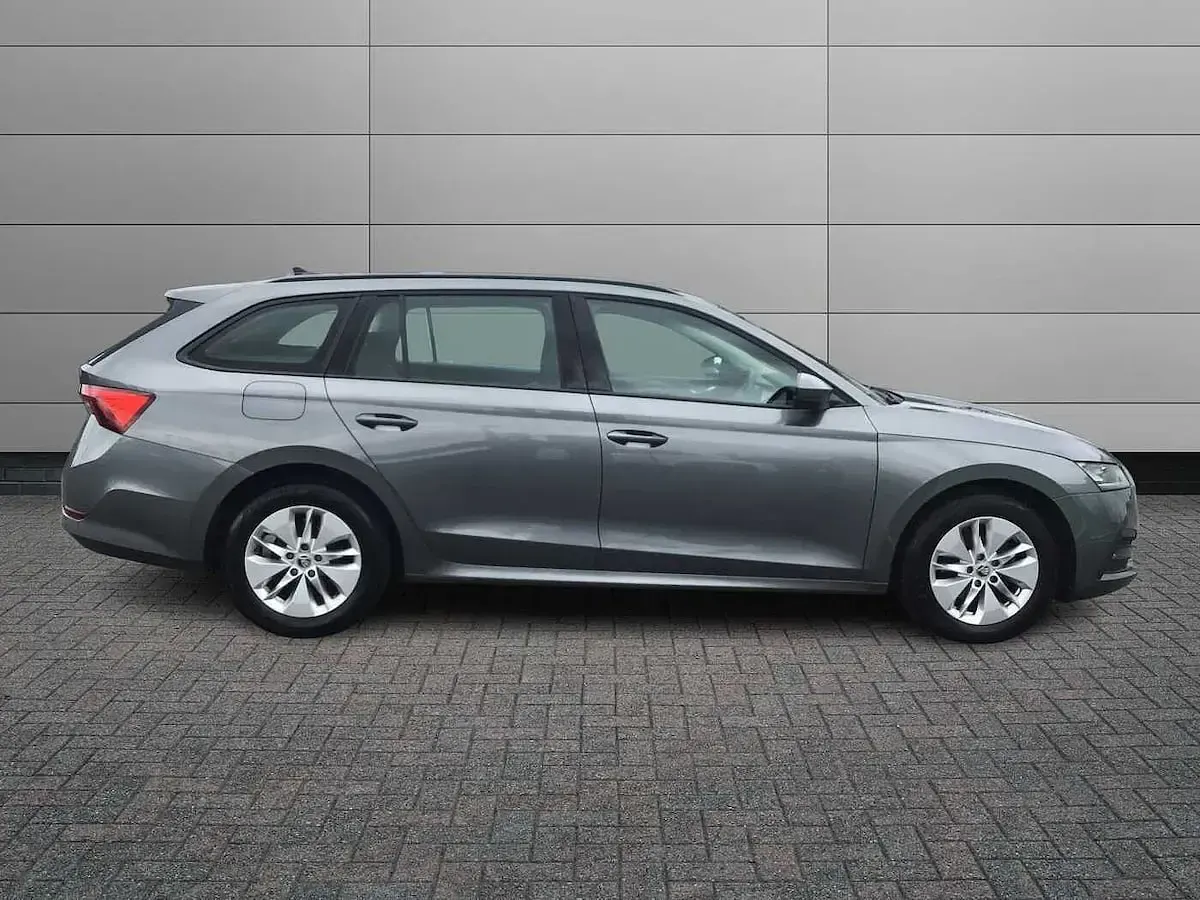 Used Skoda Octavia SE 81 HP (59 kW) 2023 Graphite grey metallic Estate