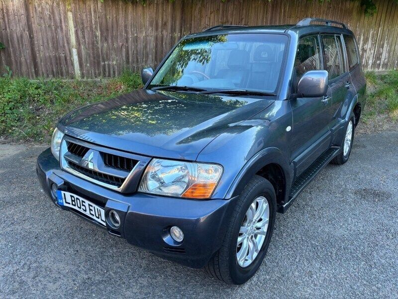 Grey Used 2005 Mitsubishi Shogun Elegance SUV | £4,500 - Image 1/4