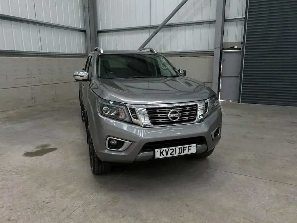 Used Nissan Navara Tekna 190 HP (139 kW) 2021 Grey Pickup