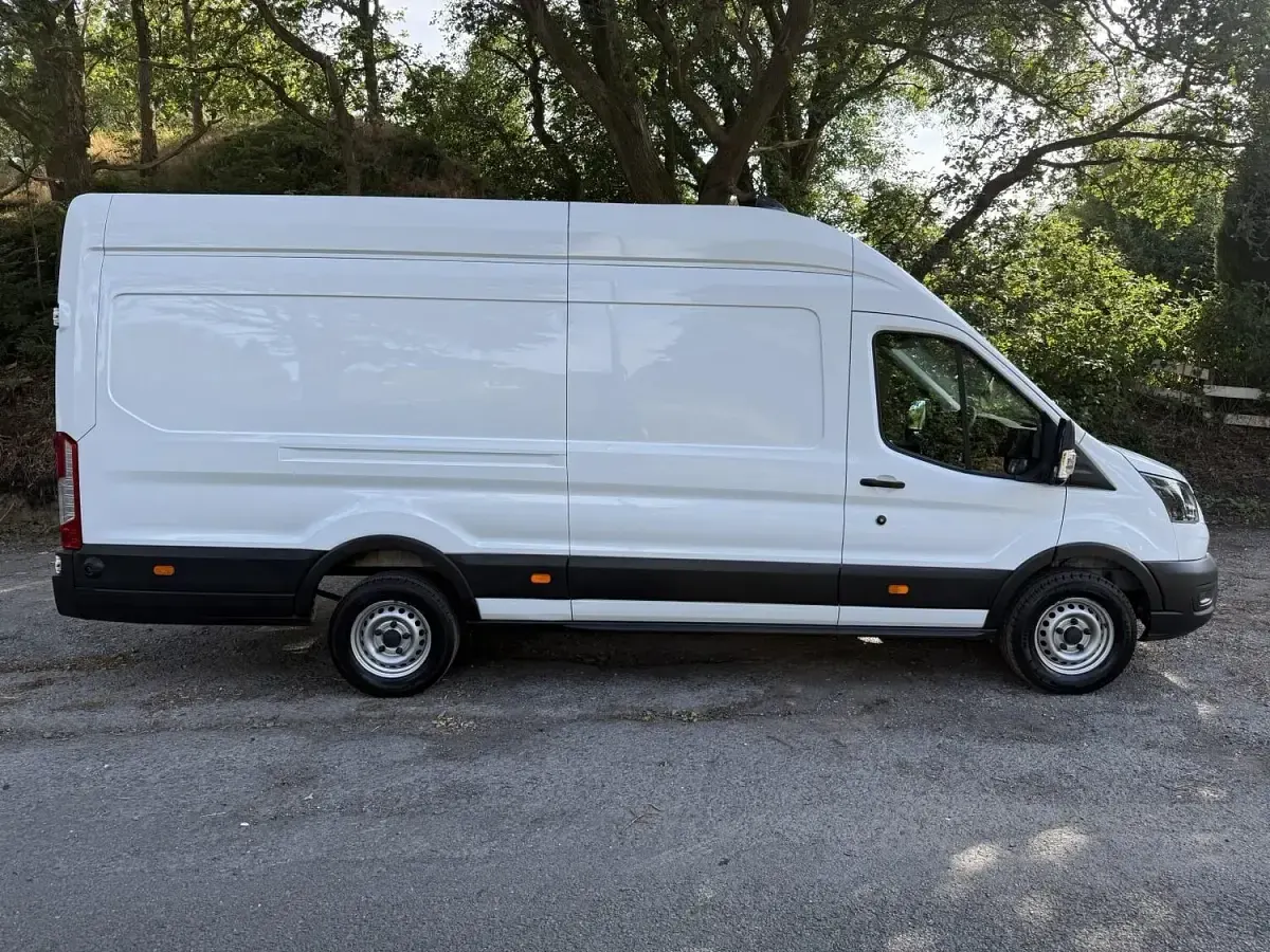 Used Ford Transit 130 HP (95 kW) 2022 White Van