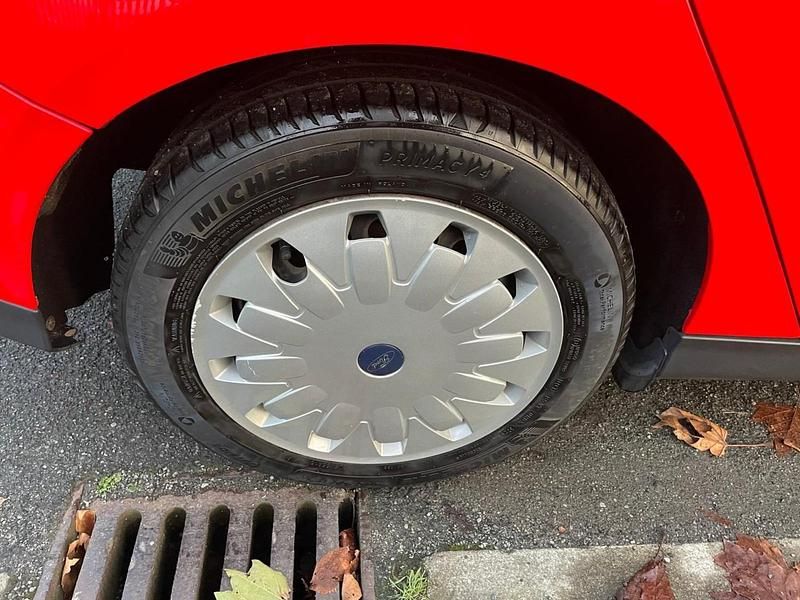 Used Ford Focus Style 120 HP (88 kW) 2015 Red Hatchback