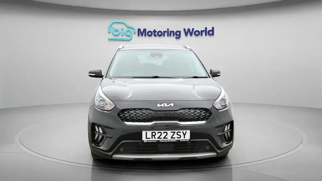 Usado Kia Niro 139 HP (102 kW) 2022 Preto SUV