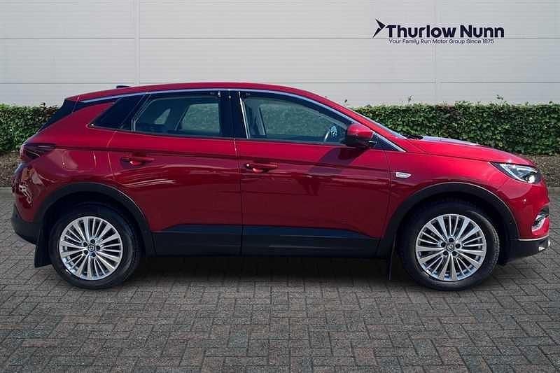 Used Vauxhall Grandland X Business Edition 130 HP (95 kW) 2020 Red SUV