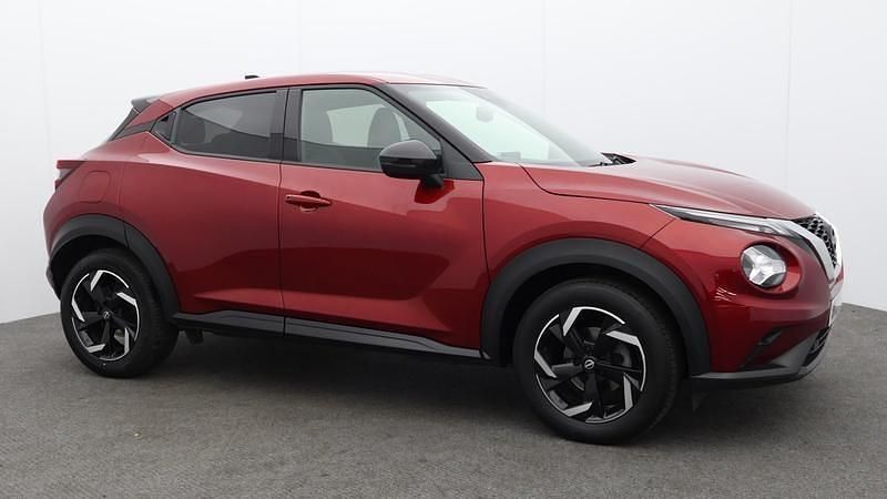 Used Nissan Juke N-Connecta 114 HP (83 kW) 2023 Red SUV