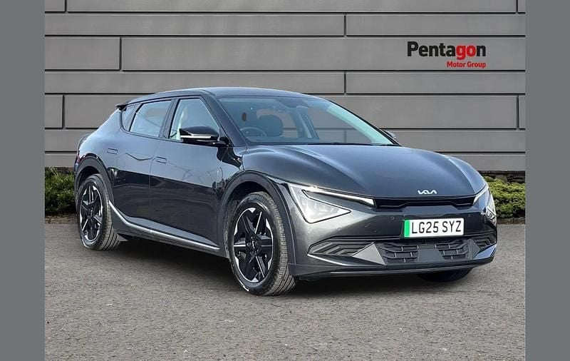 Usado Kia EV6 125 kW (170 HP) 2025 Cinzento SUV