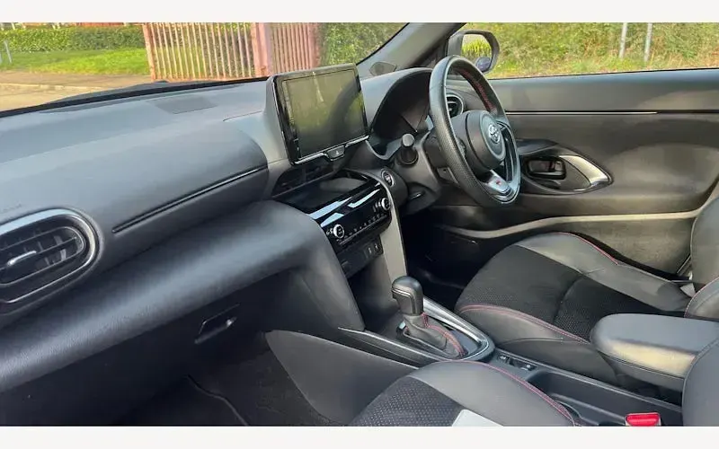 Used Toyota Yaris Cross Sport 116 HP (85 kW) 2023 Grey SUV