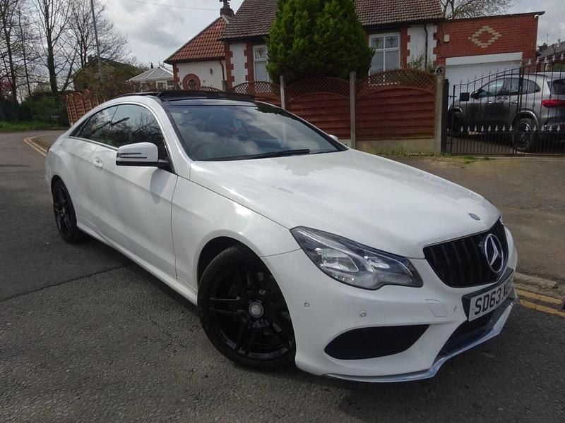 Begagnad Mercedes E220 AMG 170 HK (125 kW) 2013 Vit Sportkupé