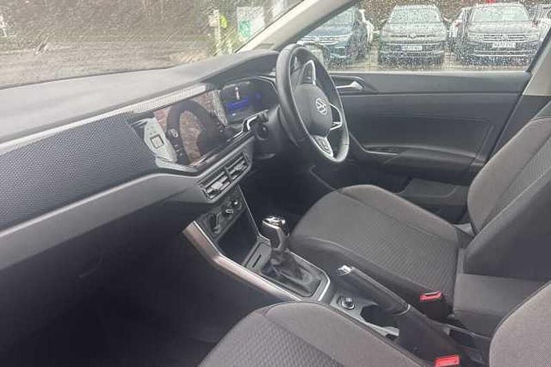 Used VW Polo Life 95 HP (69 kW) 2024 Silver Hatchback