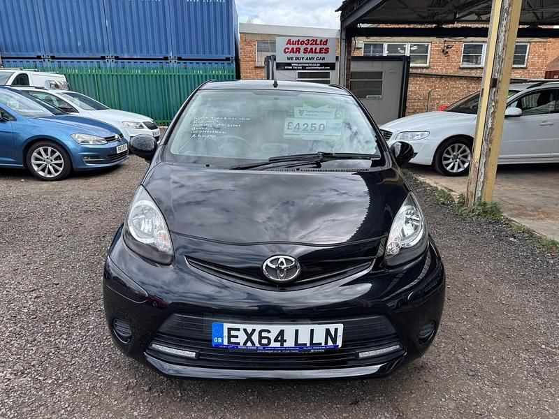 Used Toyota Aygo Style 68 HP (50 kW) 2014 Black Hatchback