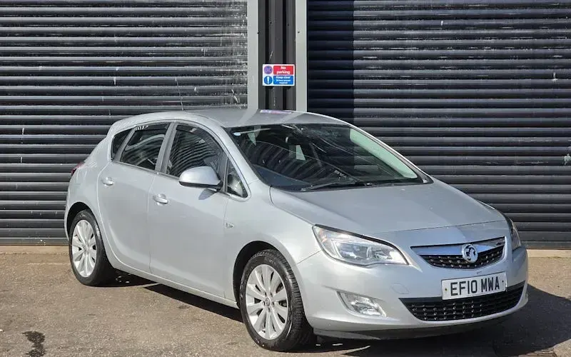 Used Vauxhall Astra Elite 116 HP (85 kW) 2012 Hatchback