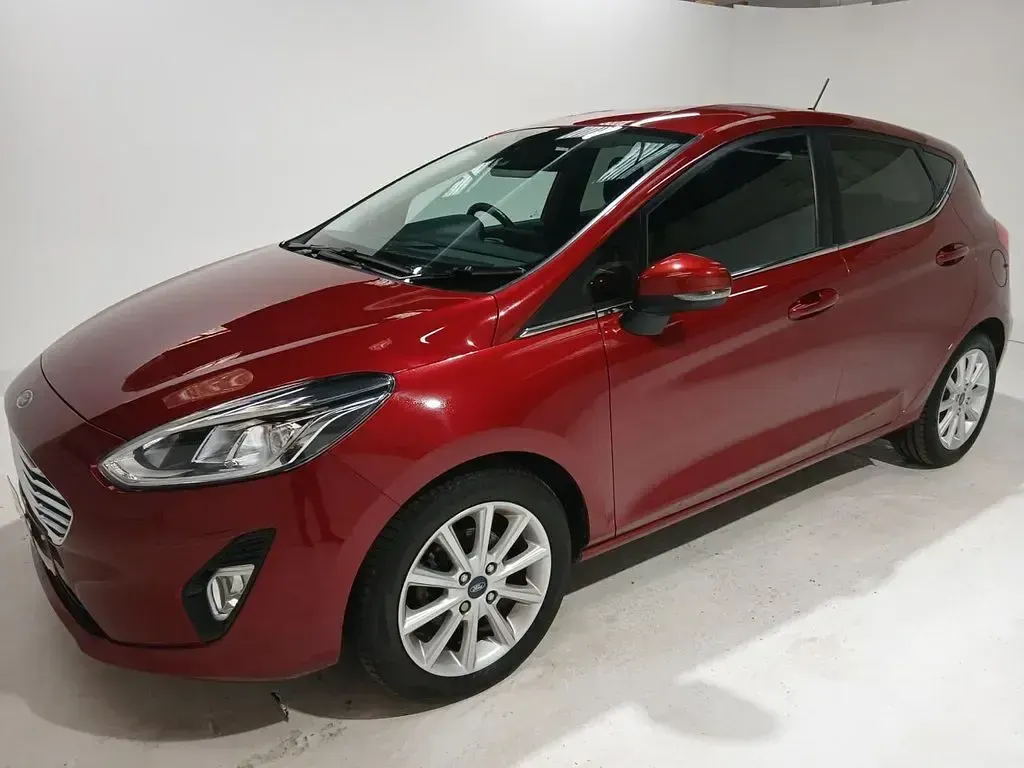 Used Ford Fiesta Titanium 100 HP (73 kW) 2018 Red Hatchback
