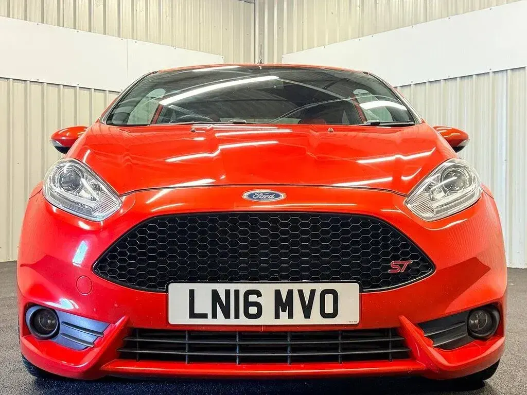 Used Ford Fiesta ST 179 HP (131 kW) 2016 Orange Hatchback