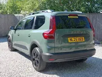 Used Dacia Jogger Extreme 109 HP (80 kW) 2025 Green MPV
