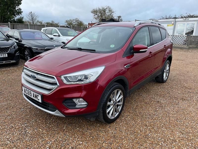 Used Ford Kuga Titanium 120 HP (88 kW) 2019 Red SUV