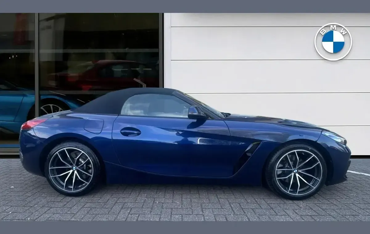 Used BMW Z4 Sport Line 197 HP (144 kW) 2019 Blue Cabriolet