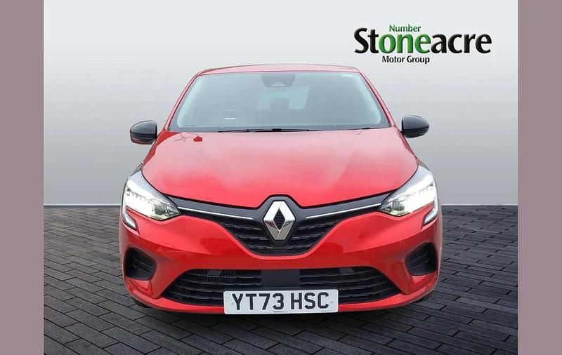 Used Renault Clio V Evolution 90 HP (66 kW) 2023 Red Hatchback